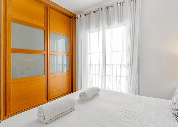 Center Only 150 M Luxury Фуэнхирола